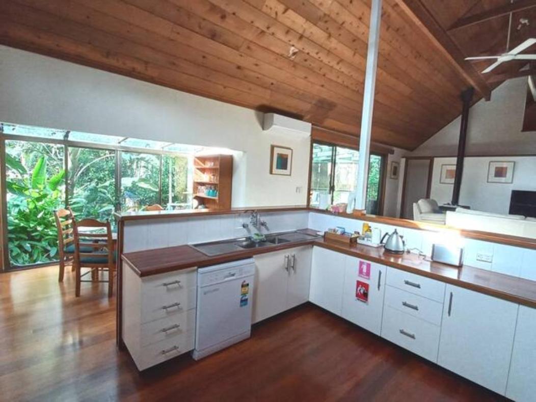 Lake Russell Retreat Emerald Beach Exterior photo